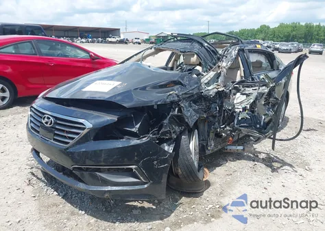 2015 Hyundai Sonata Limited z USA, uszkodzony, nr VIN 5NPE34AFXFH060791